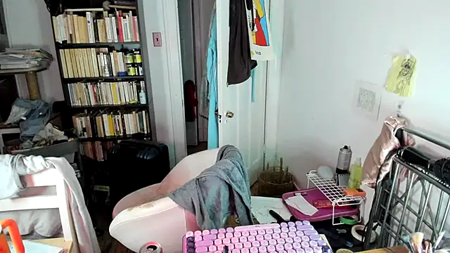 Snapshot of Rosiee69_ chatting on 27, 11, 2025 Rosiee69 online show from 27, 11, 2025