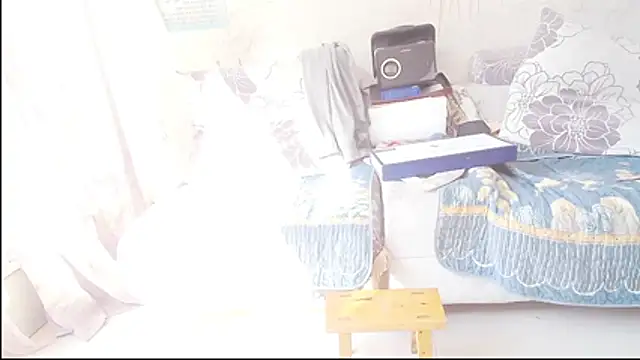 Snapshot of hebe-02 chatting on 28, 10, 2025 hebe-02 online show from 28, 10, 2025