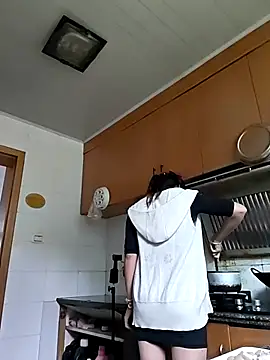 Snapshot of hebe-02 chatting on 3, 11, 2025 hebe-02 online show from 3, 11, 2025