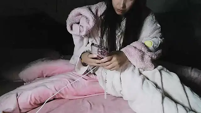 Snapshot of hebe-02 chatting on 17, 11, 2025 hebe-02 online show from 17, 11, 2025