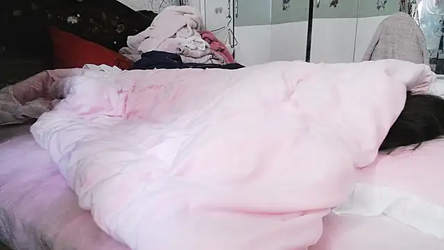 Snapshot of hebe-02 chatting on 19, 11, 2025 hebe-02 online show from 19, 11, 2025