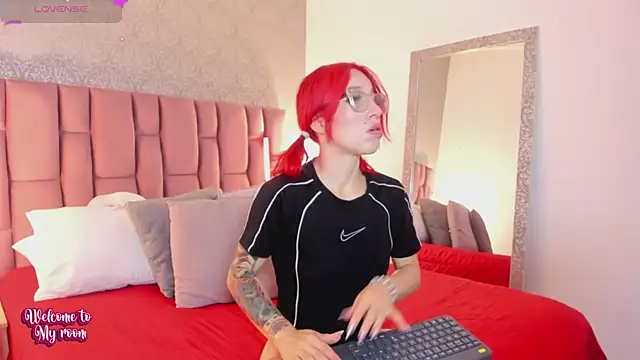 AbellaFox  online show from 22, 11, 2025