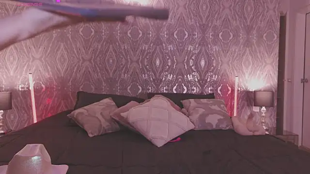 AbellaFox  online show from 21, 4, 2026