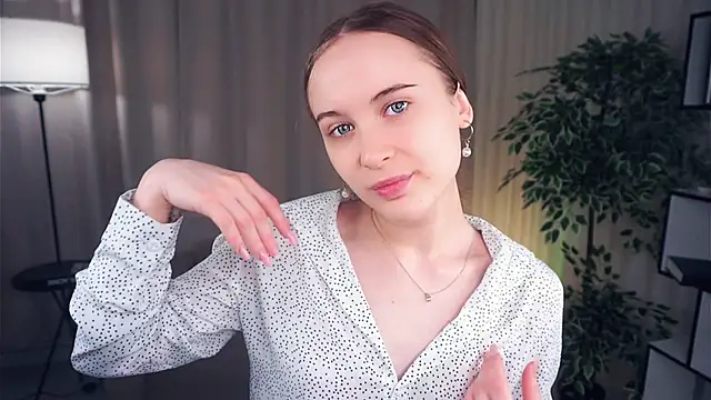 Snapshot of QuennaCoote chatting on 14, 3, 2025 QuennaCoote online show from 14, 3, 2025