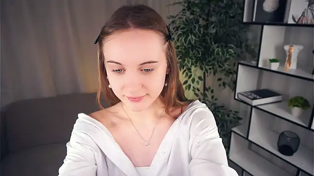 Snapshot of QuennaCoote chatting on 18, 3, 2025 QuennaCoote online show from 18, 3, 2025