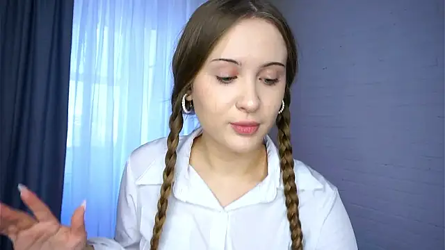 QuennaCoote online show from 5, 2, 2026