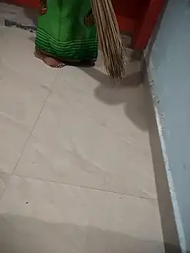 Snapshot of indian_couple4 chatting on 14, 9, 2025 indian couple4 online show from 14, 9, 2025