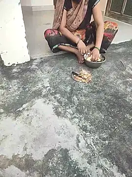 Snapshot of indian_couple4 chatting on 21, 9, 2025 indian couple4 online show from 21, 9, 2025