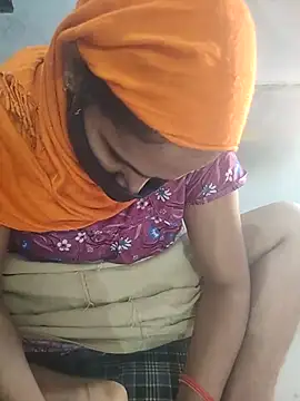 Snapshot of indian_couple4 chatting on 3, 11, 2025 indian couple4 online show from 3, 11, 2025