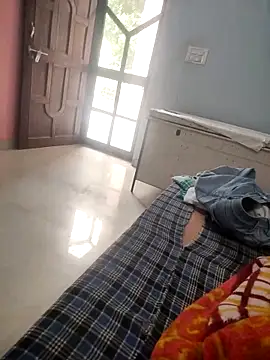 Snapshot of indian_couple4 chatting on 12, 11, 2025 indian couple4 online show from 12, 11, 2025