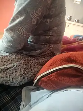 Snapshot of indian_couple4 chatting on 16, 11, 2025 indian couple4 online show from 16, 11, 2025