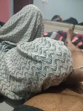 Snapshot of indian_couple4 chatting on 14, 12, 2025 indian couple4 online show from 14, 12, 2025