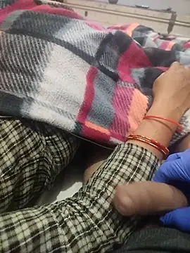 Snapshot of indian_couple4 chatting on 15, 12, 2025 indian couple4 online show from 15, 12, 2025