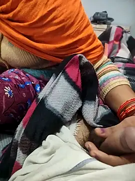 Snapshot of indian_couple4 chatting on 20, 12, 2025 indian couple4 online show from 20, 12, 2025