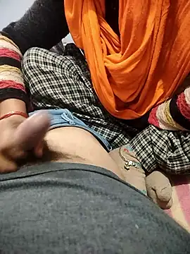 Snapshot of indian_couple4 chatting on 10, 1, 2026 indian couple4 online show from 10, 1, 2026