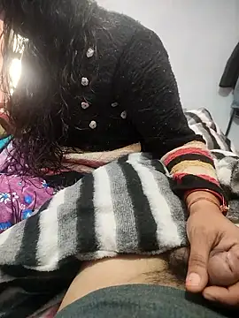 Snapshot of indian_couple4 chatting on 19, 1, 2026 indian couple4 online show from 19, 1, 2026