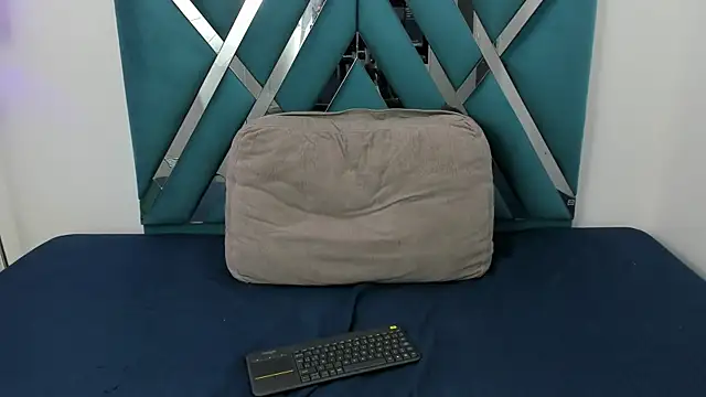 Emily-Carter online show from 18, 9, 2025