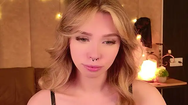 Snapshot of Sierra_Fane chatting on 29, 5, 2026 Sierra Fane online show from 29, 5, 2026