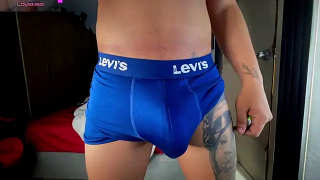 jeffvalemtino online show from 4, 8, 2026