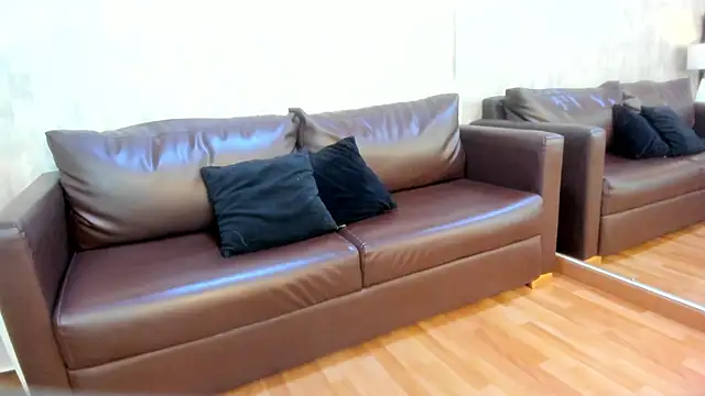 NahomyCarther online show from 4, 11, 2025