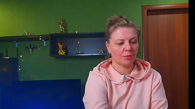 Snapshot of VeronikawGold chatting on 30, 4, 2026 VeronikawGold online show from 30, 4, 2026