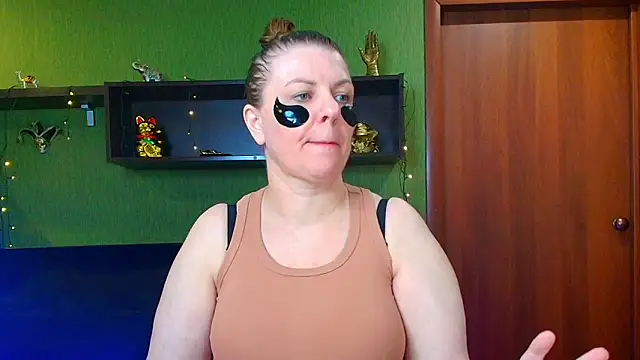 Snapshot of VeronikawGold chatting on 2, 5, 2026 VeronikawGold online show from 2, 5, 2026