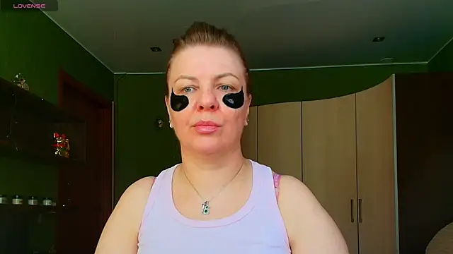 Snapshot of VeronikawGold chatting on 22, 5, 2026 VeronikawGold online show from 22, 5, 2026