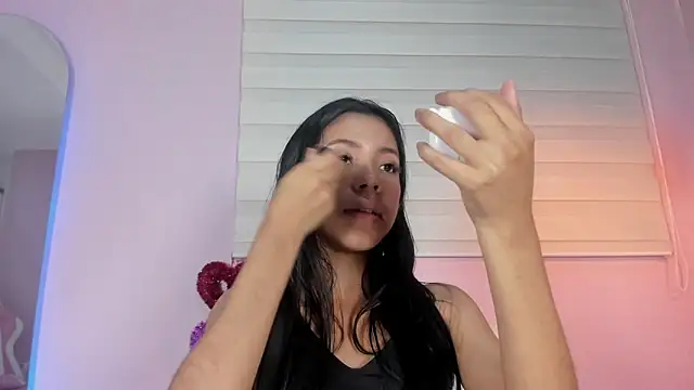 Snapshot of emily_sweett24 chatting on 7, 3, 2025 emily sweett24 online show from 7, 3, 2025