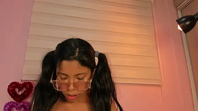 Snapshot of emily_sweett24 chatting on 21, 3, 2025 emily sweett24 online show from 21, 3, 2025