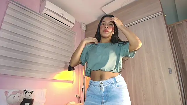 Snapshot of emily_sweett24 chatting on 10, 9, 2025 emily sweett24 online show from 10, 9, 2025