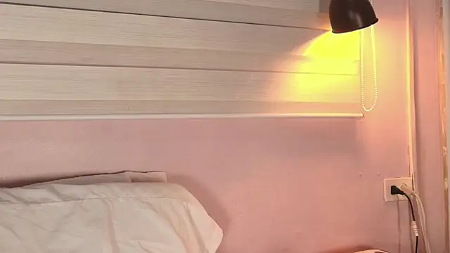 Snapshot of emily_sweett24 chatting on 9, 10, 2025 emily sweett24 online show from 9, 10, 2025