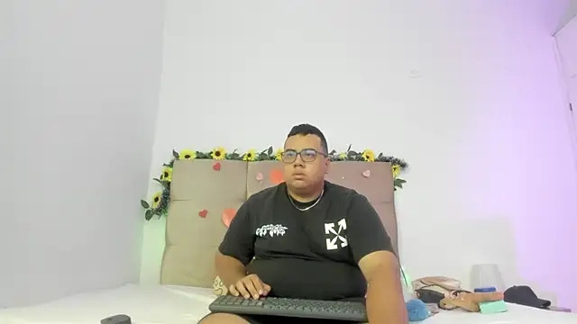 MICHAEL AND SHARON online show from 20, 3, 2025