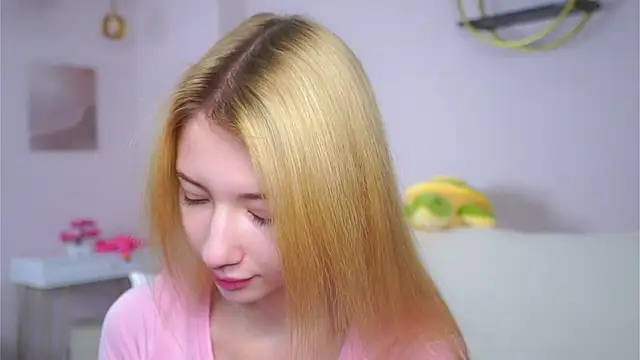 SunnivaCovil online show from 12, 2, 2026