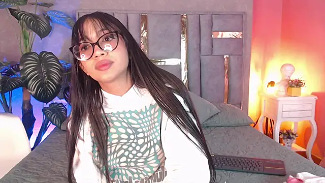 Snapshot of Tyla_Ks chatting on 18, 9, 2025 Tyla Ks online show from 18, 9, 2025