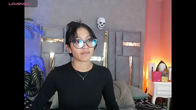 Snapshot of Tyla_Ks chatting on 11, 10, 2025 Tyla Ks online show from 11, 10, 2025