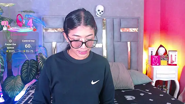 Snapshot of Tyla_Ks chatting on 15, 10, 2025 Tyla Ks online show from 15, 10, 2025