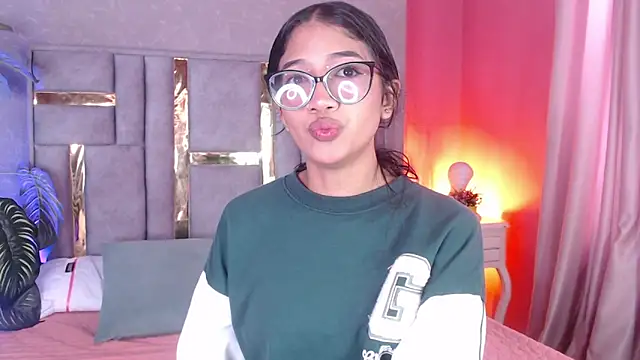 Snapshot of Tyla_Ks chatting on 4, 11, 2025 Tyla Ks online show from 4, 11, 2025