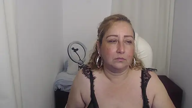 Snapshot of Mature_2025 chatting on 12, 3, 2025 Mature 2025 online show from 12, 3, 2025