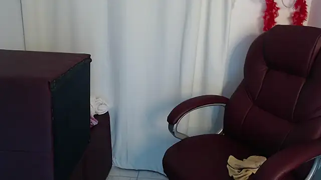 Mature 2025 online show from 15, 2, 2026