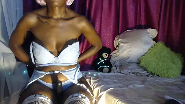 Snapshot of xxTatiannaxx chatting on 5, 3, 2025 xxTatiannaxx online show from 5, 3, 2025