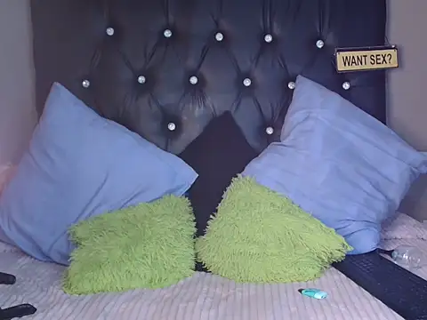 xxTatiannaxx online show from 13, 3, 2026