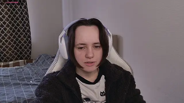 Luna Loveee online show from 26, 4, 2026