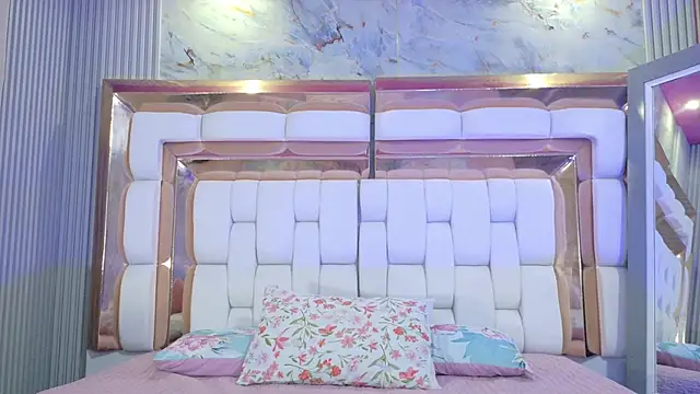 innocenthazel online show from 13, 2, 2026