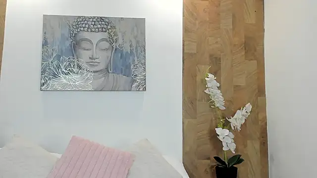 Snapshot of Lucia_Brown_ chatting on 5, 6, 2026 Lucia Brown online show from 5, 6, 2026