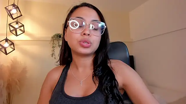 Lucia Brown  online show from 25, 6, 2026