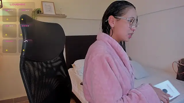 Lucia Brown  online show from 31, 7, 2026