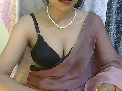 Cute Pihu01 online show from 17, 7, 2026
