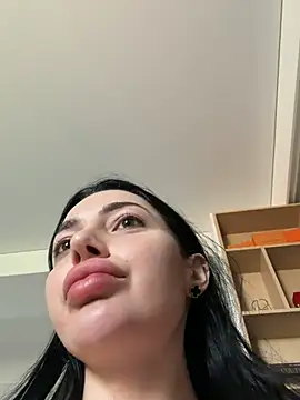 Mia Splash online show from 19, 4, 2026