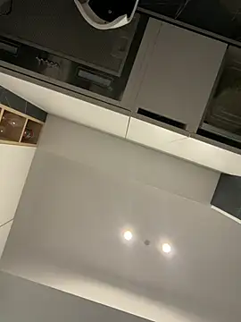 Mia Splash online show from 19, 4, 2026