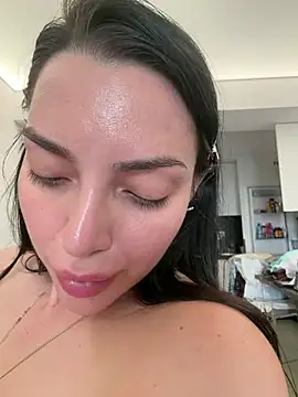Mia Splash online show from 28, 7, 2026